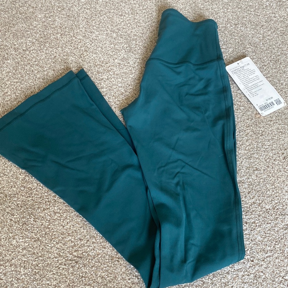 Lululemon Align HR Flare Pant 32” Green size 4